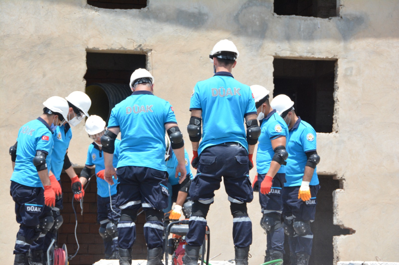 Dicle Üniversitesi Rektörü ve Yönetimi destek çıktı, özel güvenlik görevlisi ekip kurdu