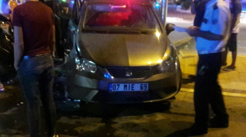 Antalya'da Trafik Kazasına Özel Güvenlik Müdahale Etti