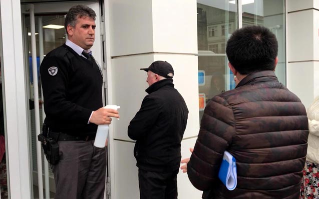 Bankalarda Koronavirüs Önlemleri Arttı
