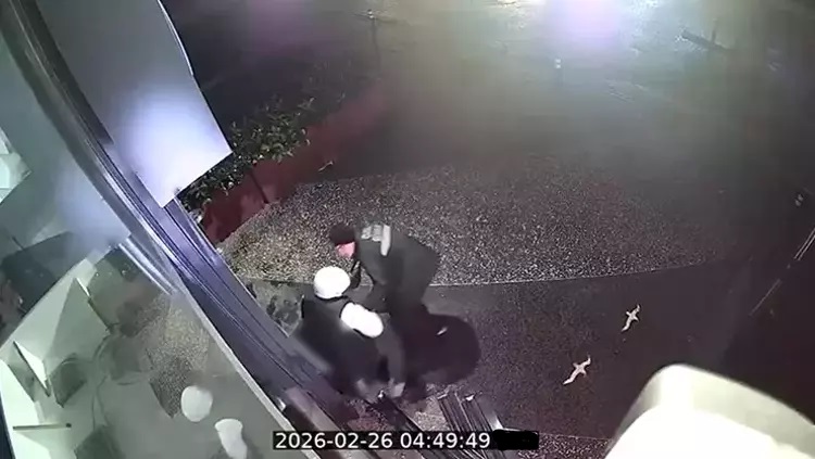 18 milyonluk soygun: Özel güvenlik görevlisiyle burun buruna geldiler!