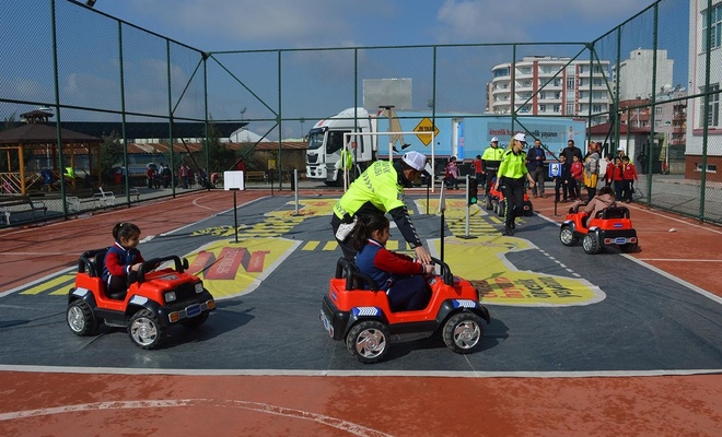 Siirt’te “Güvenli Okul Güvenli Gelecek” projesi okullarda başladı